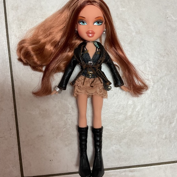 Bratz Secret Date Meygan - Picture 5 of 10